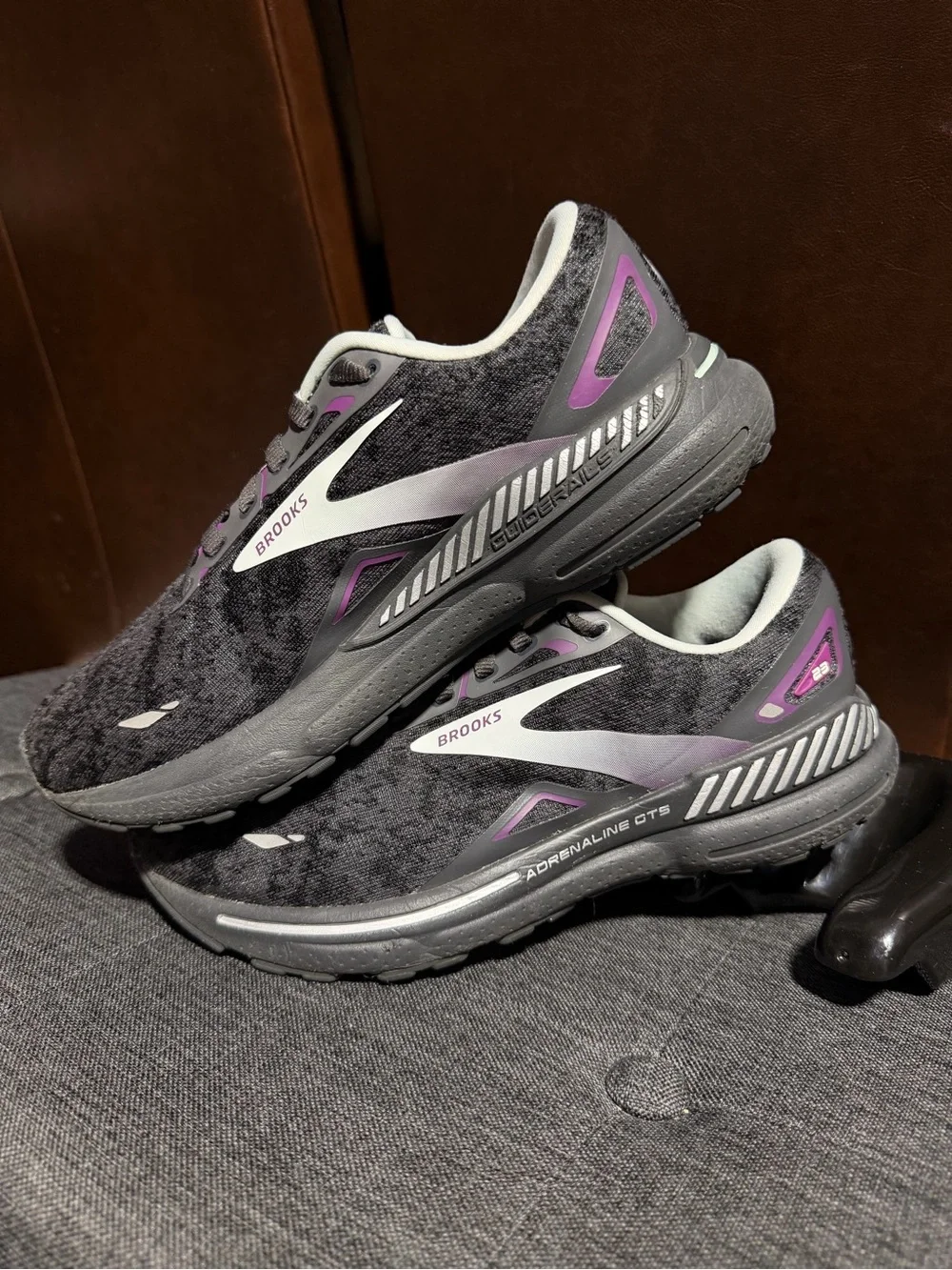 Brooks Black & Purple Women’s Adrenaline GTS Running Sneakers women’s 8